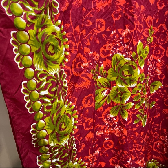 Lavish London Caftan Red Poppy Green Roses Maxi Dress Beach Cover Up Size 1X - Picture 10 of 10